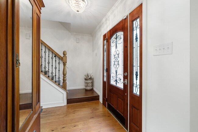 Building Photo - 39 Sylvan Forest Dr