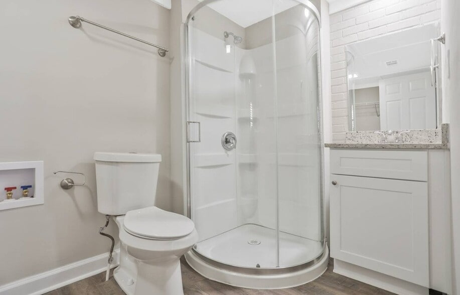 Building Photo - 1972 Glendale Dr