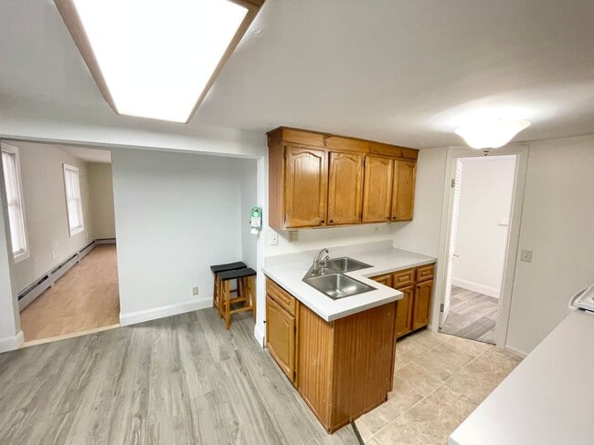 Building Photo - 20 Latham Ct