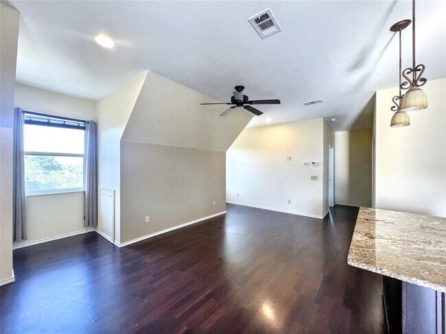 Building Photo - 8750 Scarlet Cir