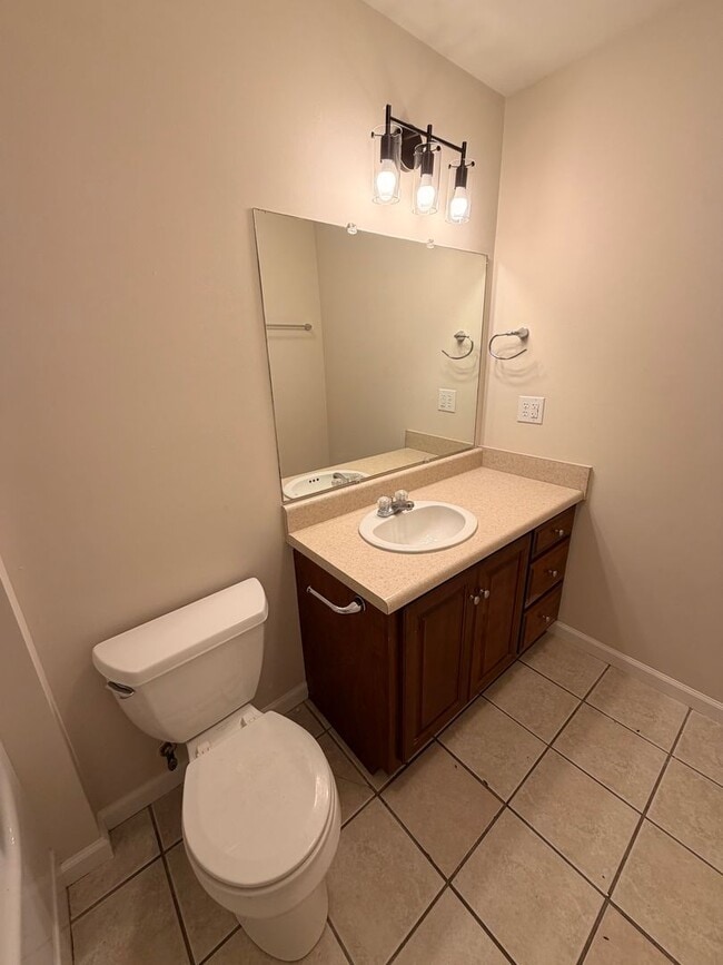 Building Photo - 110-112 Lyons Dr NW