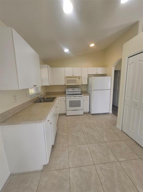 Building Photo - 7450 Blutter Rd