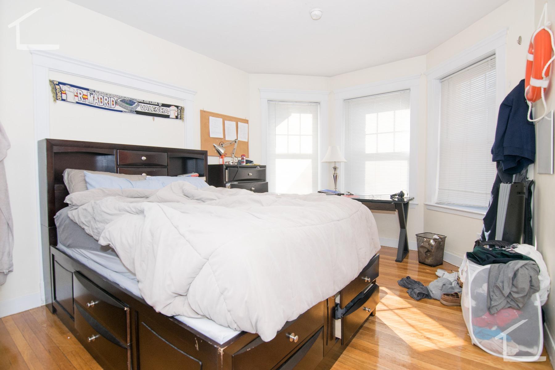 Building Photo - 81 Gibbs St