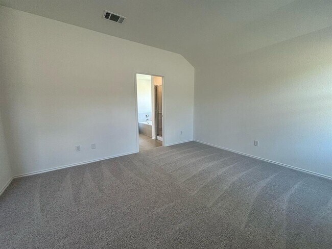 Building Photo - 275 Keefer