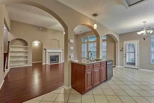 Building Photo - 8406 Oak Villa Ct