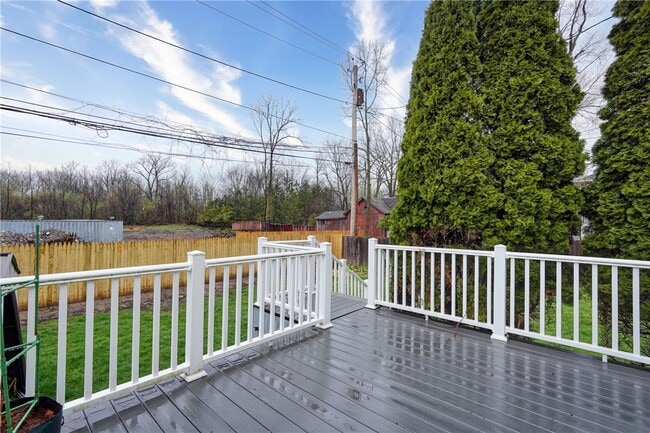 Building Photo - 450 S Main St