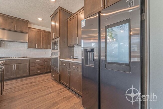 Building Photo - 4837 S 16th Dr