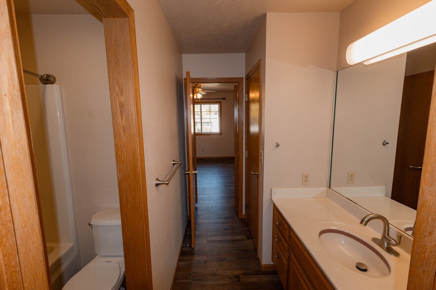 Building Photo - 1004 N 10th St