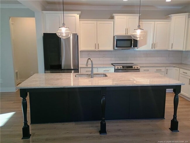 Building Photo - 510 Falls Creek Dr