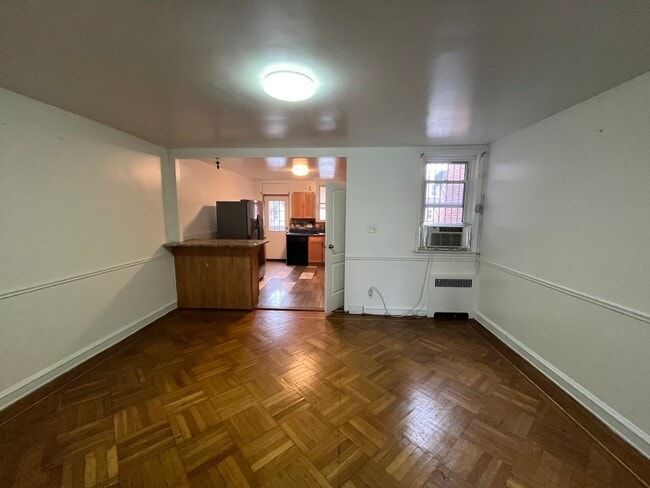 Building Photo - 3140 Longshore Ave