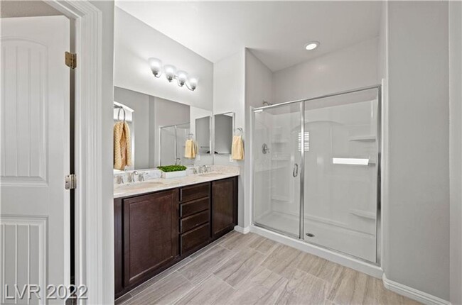 Building Photo - 4 bed+loft Green Valley Home w/City Views