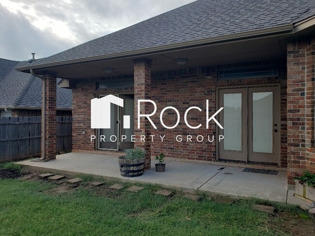 Building Photo - 3 Bedroom, 2 Bath, 2 Car Garage - SELF TOURS AVAILABLE SOON!