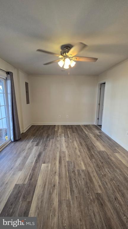 Building Photo - 8754 Elsing Green Dr