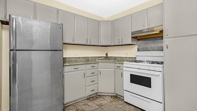 Building Photo - 400 E Randolph St