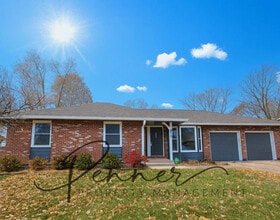 Building Photo - 811 NE Mulberry St