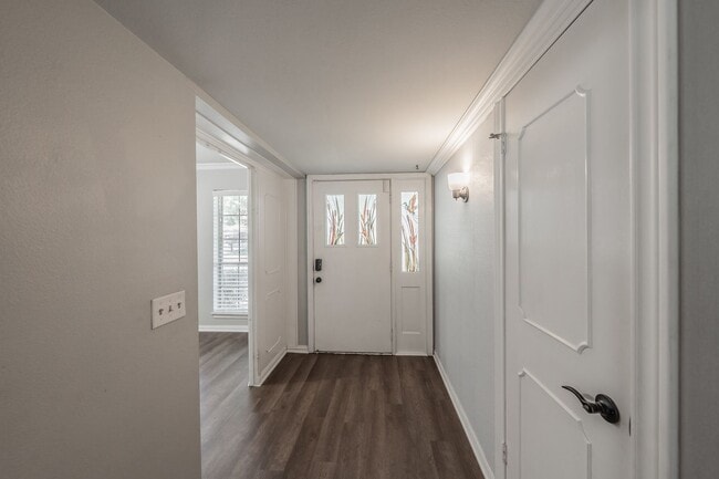 Building Photo - 2890 Elsinor Dr