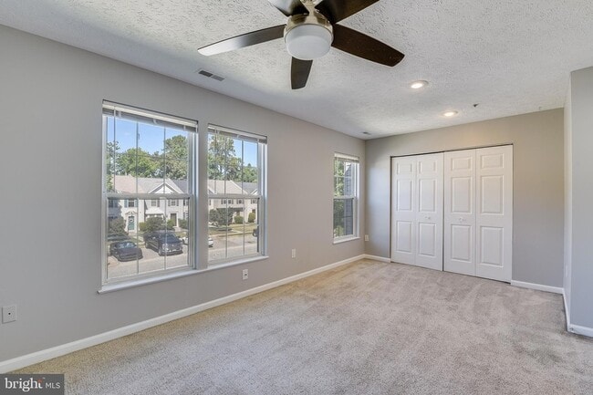 Building Photo - 27 Cutter Cove Ct