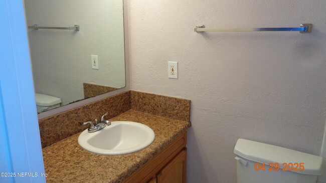 Building Photo - 1204 Crown Dr