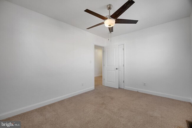 Building Photo - 458 Oakwood St SE