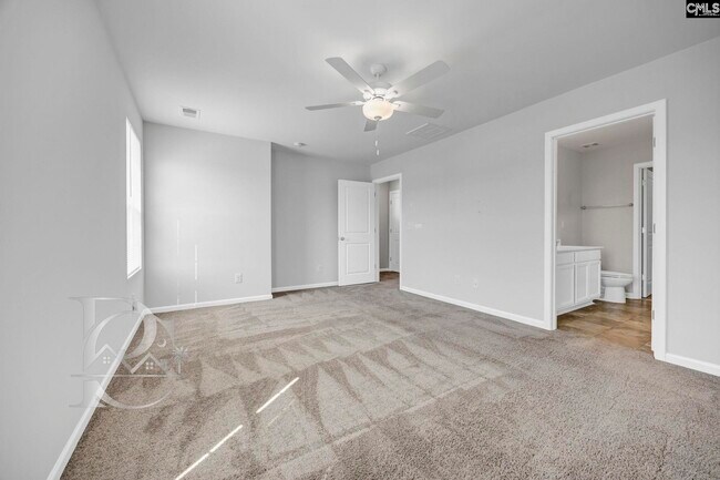 Building Photo - 2058 Mapleton Dr