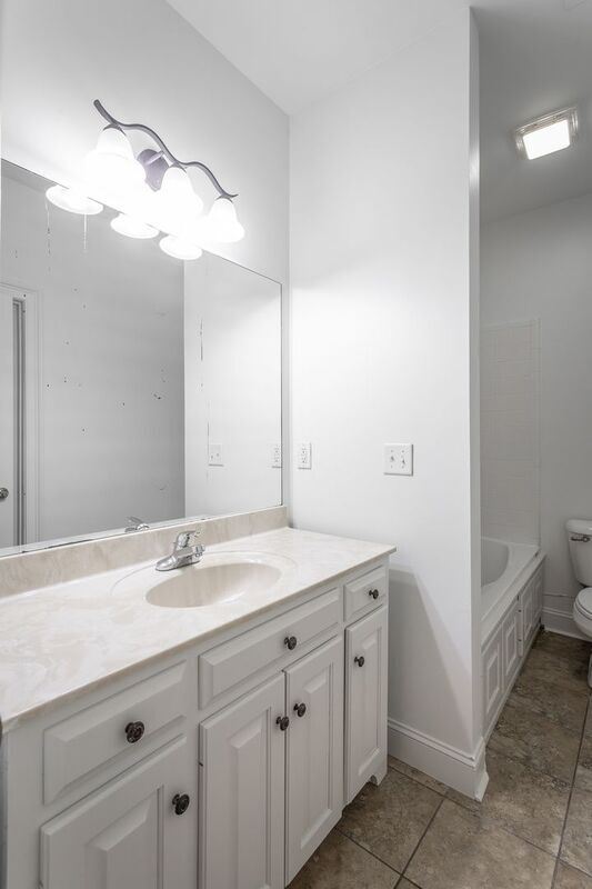 Building Photo - 7500 Noah Reid Rd