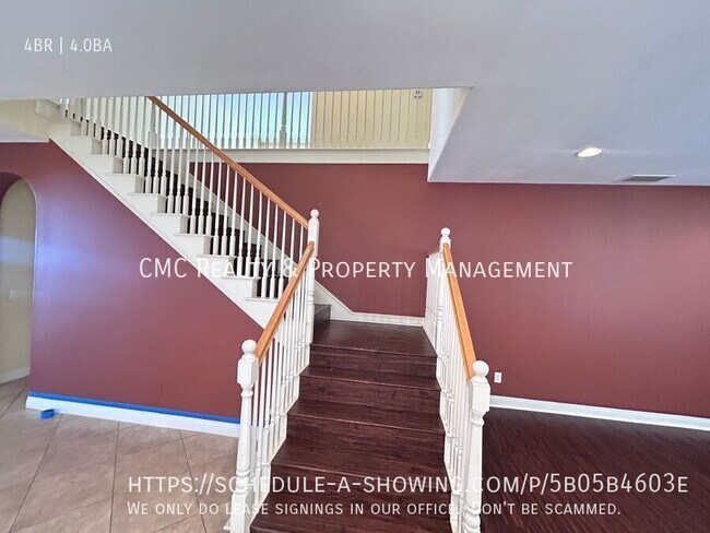 Building Photo - 2541 Hillcrest St