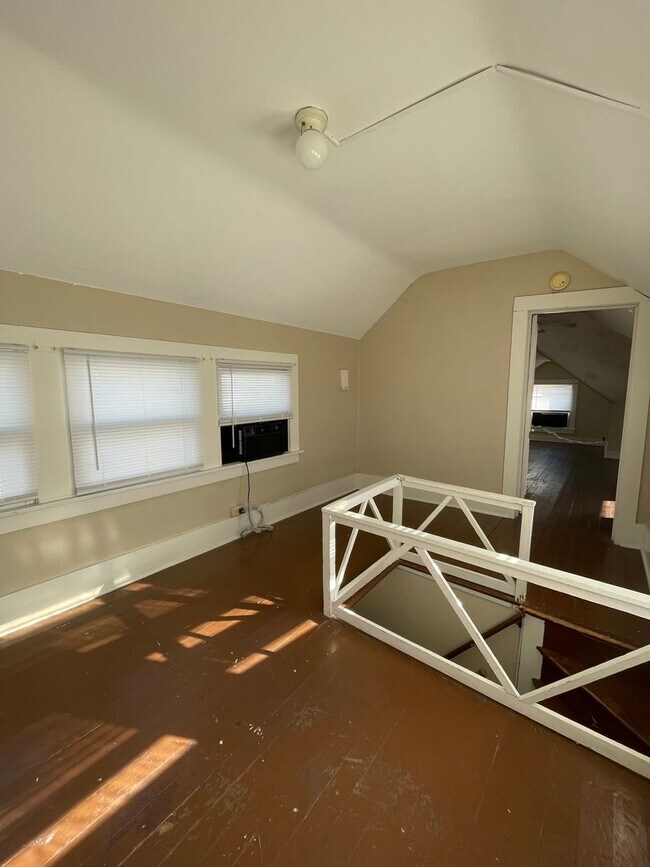 Building Photo - 1113 Constitution St