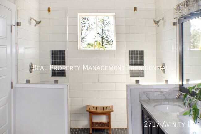 Building Photo - 2717 Avinity Ln