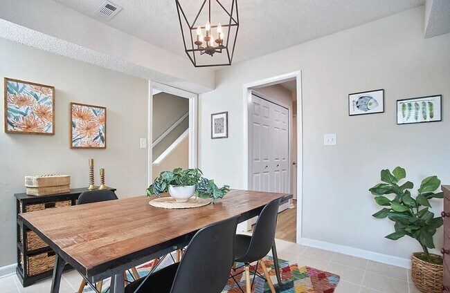 Building Photo - Mid-Century Modern Gem: Renovated 2BR Loft with Pool & Private Patio