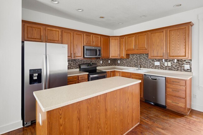 Building Photo - Modern Arts and Crafts Home