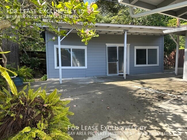 Building Photo - 2498 Edith Ave