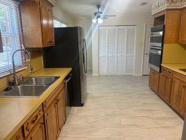 Building Photo - Northgate Dr Home