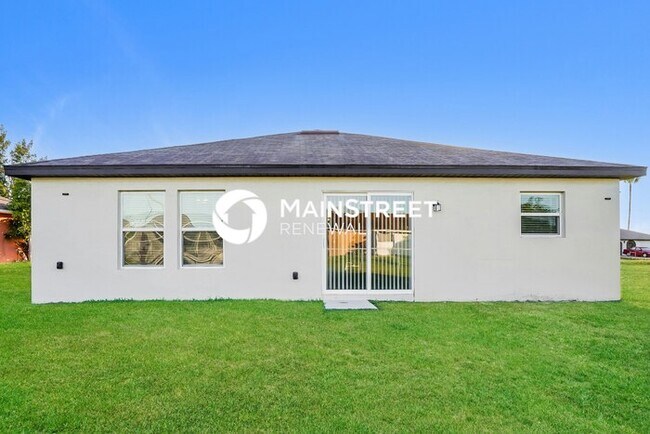 Building Photo - 3 Bedroom Pet-Friendly Home in Cape Coral, FL with Main Street Renewal