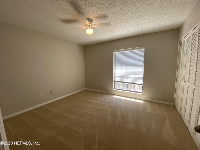 Building Photo - 160 Cranes Lake Dr