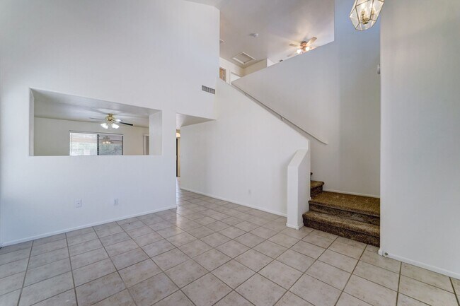Building Photo - Desirable North Phoenix  Home with 1 Downs...