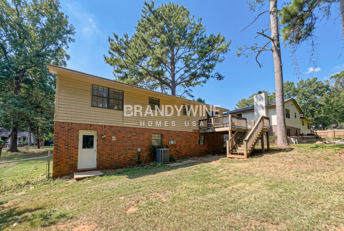 Building Photo - 8932 Raven Dr