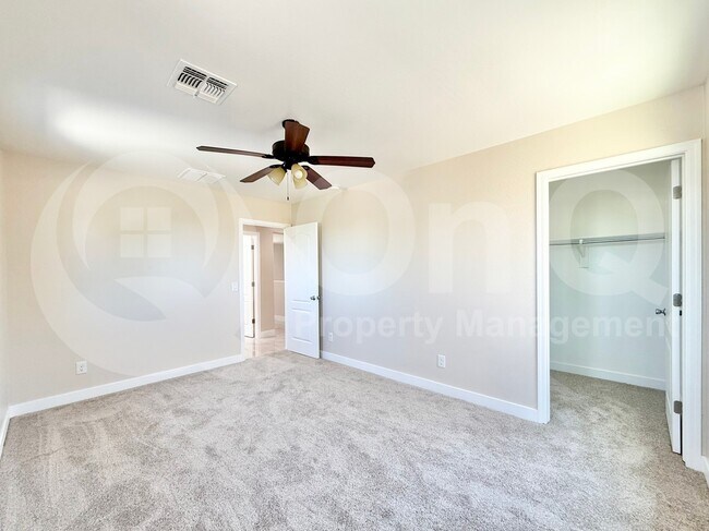 Building Photo - 10631 E Sunflower Ln