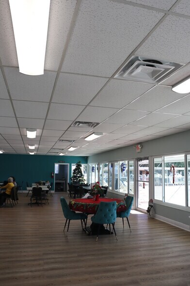 Building Photo - 5850 18th St N