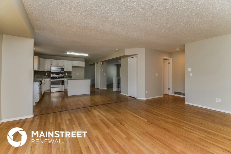 Building Photo - 5245 Quasar Ct