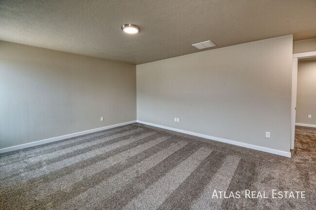 Building Photo - 6449 S Faithful Ave