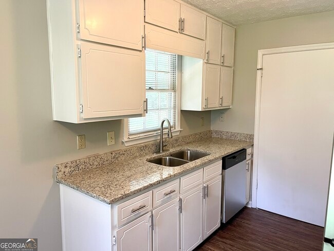 Building Photo - 315 Chase Dr