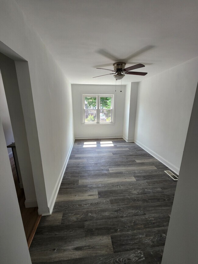 Building Photo - 5028 Pembridge Ave