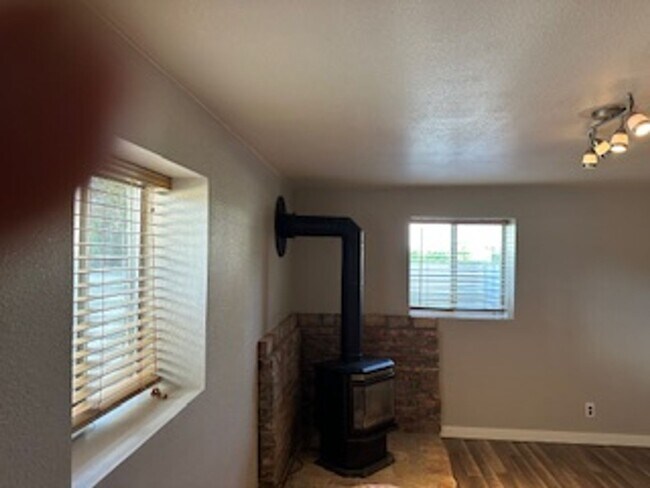 Building Photo - 3 bedroom home with a view in Spring Creek