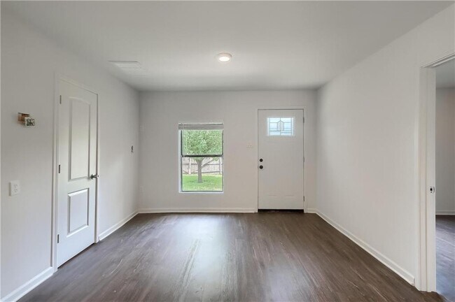 Building Photo - 6707 E Riverside Dr