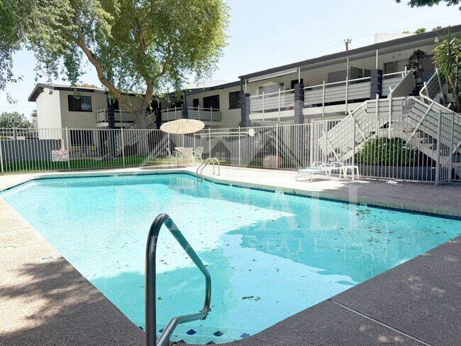 Building Photo - 749 E Montebello Ave
