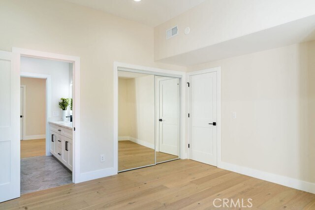 Building Photo - 2850 Zell Dr