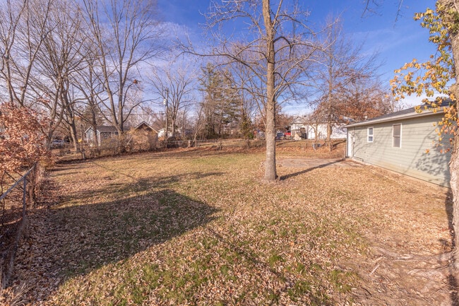 Building Photo - 2405 E Willowbrook