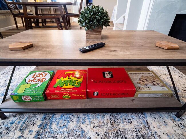 Building Photo - 1415 W 57th St