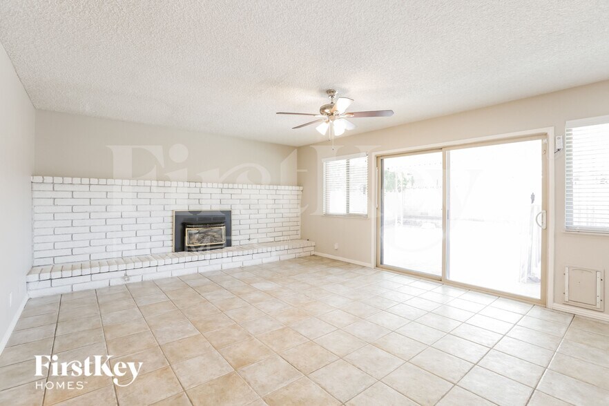 Building Photo - 5341 Supai Dr