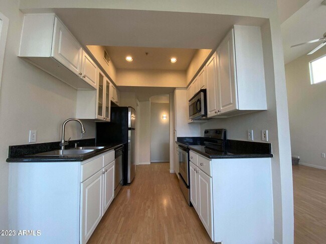 Building Photo - 3633 N 3rd Ave